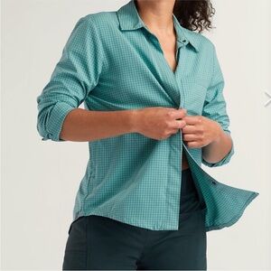 Title Nine Hiking Outdoor Like New Tuolumne Tech Shirt Medium Teal/Green Check